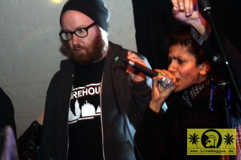 MC Soon T (UK) with The Firehouse Soundsystem - Downbeat Da Ruler - Kassablanca, Jena 24. Oktober 2009 (7).JPG